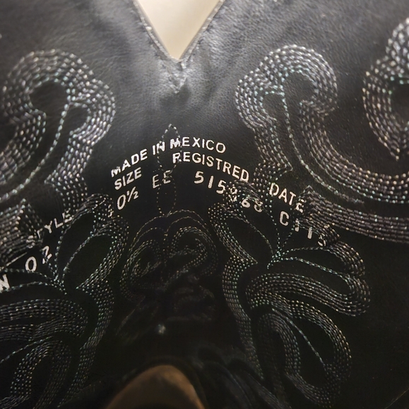 *SOLD* Black Cowboy Boots - Picture 3 of 7
